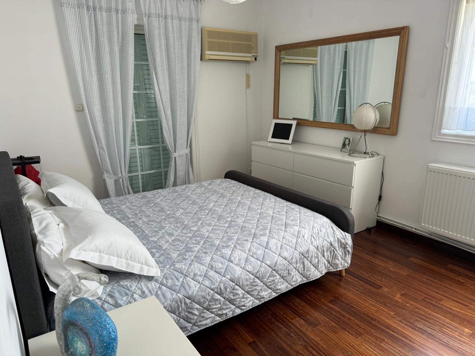 Appartamento Vouliagmeni Seaside Escape Atene Esterno foto