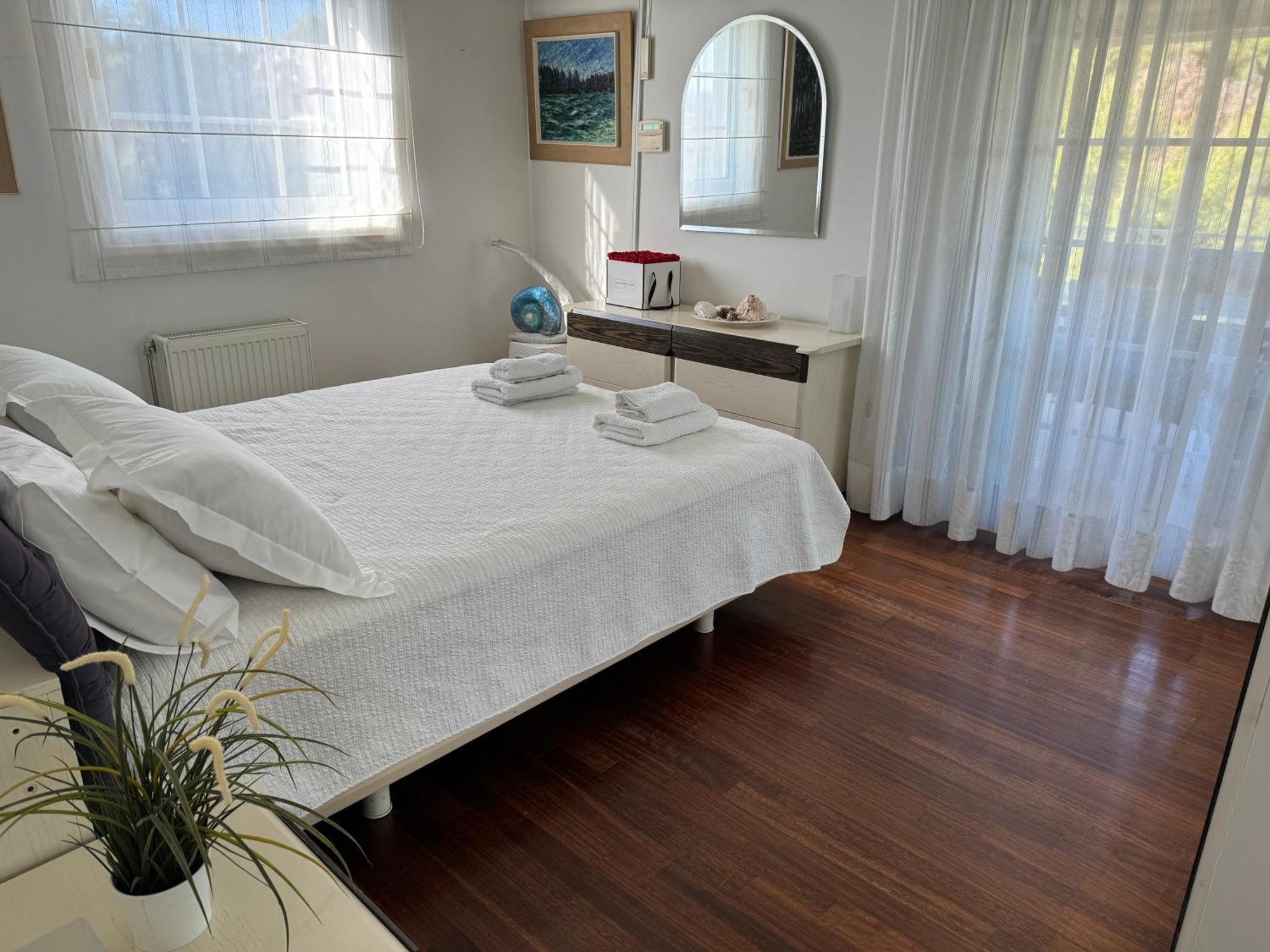 Appartamento Vouliagmeni Seaside Escape Atene Esterno foto
